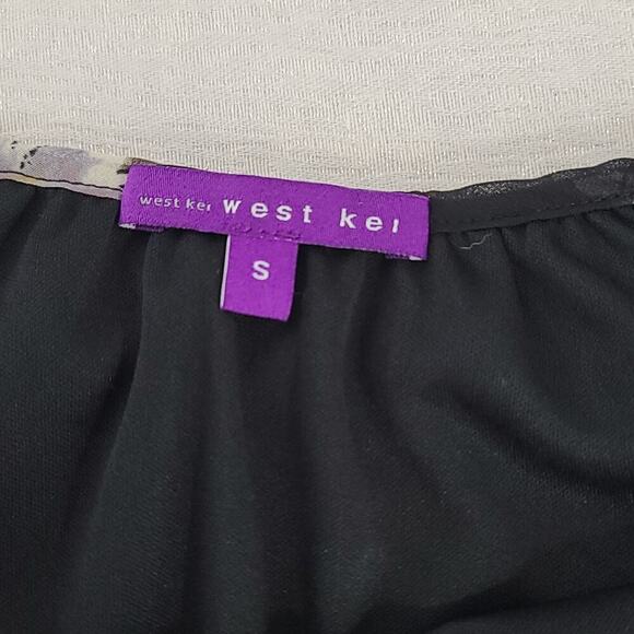 West Kei Stitch Fix ladies top black red floral Size Small Whimsigoth office - Picture 9 of 9